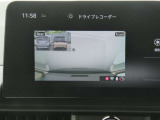 メーカーオプションの前後ドライブレコーダー付きです。