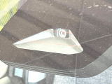【トヨタセーフティセンス】走行中に前方の車両等を認識し、衝突しそうな時は警報とブレーキで衝突回避と被害軽減をアシスト。より安全にドライブをお楽しみいただけます。