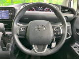 インテリアに合わせたデザインのステアリングは、運転される方のことも考え、運転しやすい形状、大きさです。是非一度、実際に触ってお確かめください。
