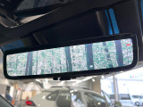 【デジタルインナーミラー】後席の大きな荷物や同乗者で後方が確認しづらい時でも安心!カメラが撮影した車両後方の映像をルームミラー内に表示。クリアな視界で状況の確認が可能です!