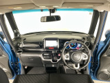 【前方視界】開放的な前方視界!運転がしやすく疲れにくいです♪窓が大きく、見通しがとっても良いおクルマですよ♪