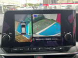『アラウンドビューモニター』はスムーズな駐車と安全確認をサポートします。