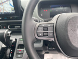 【ステリモ】ステアリングリモコンスイッチにてオーディオ操作可能となっており、運転にも集中できます。少しでも視線移動を減らし事故に遭う確率を下げます。