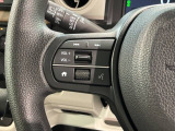 ステアリングにオーディオ操作スイッチが付いています。オーディオ画面に直接タッチしなくても操作が出来ますので、運転に集中できます。