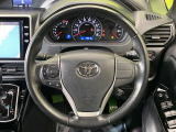 【純正革巻きステアリング】上質な革を使用することで、手にしっかり馴染みとても運転しやすいハンドルです♪