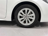 タイヤサイズは(205/55R16)で純正アルミホイールです!