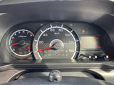 視認性の高いメーターで、運転に必要な情報をしっかり確認できます。運転に集中できる、シンプルでわかりやすいデザインです。
