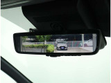 デジタルインナーミラー装備!車両後方のカメラの映像をデジタル補正で視認性を向上させてインナーミラー内に表示します♪視界を遮るものがなく、後席に同乗者がいても後方を確認しやすく安心です♪
