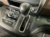 オートマチックシフトレバーは、手になじみ操作しやすい形状で安全運転にもつながります♪