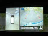 停車中にTVや映像コンテンツを楽しめます。後席での移動時間を快適に過ごせる機能です。家族旅行や長距離移動に最適です。