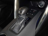 電動パーキングブレーキ・ブレーキホールドを装備してます。ホールド機能は信号待ちが多い一般道で疲労軽減になり、大好評です!