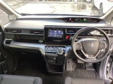★いつでも気持ちよく運転できて、使い勝手のいい収納や体をケアするシート、細部にまでこだわったインテリア♪
