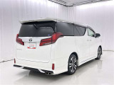 走りにこだわりながら収納力も持ち合わせたお車です。