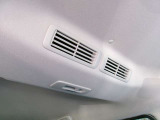 前席の空気を後席にも循環させれますよ^^これで車内は快適ですよね^^