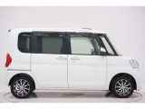 県内13店舗にて常時500台以上ダイハツ車を展示中です。見て、触って、納得のいく一台をぜひ見つけてください。
