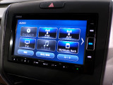 CD、DVD、Bluetooth、AM、FM、AUX、スマートフォン接続ができます。