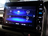 CD、DVD、Bluetooth、AM、FM、AUX、スマートフォン接続ができます。