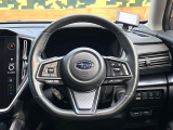 インテリアに合わせたデザインのステアリングは、運転される方のことも考え、運転しやすい形状、大きさです。是非一度、実際に触ってお確かめください。