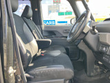 座り心地の良いシートが、長距離運転の疲れを軽減します。ドライバー視点で考えられた配置で、快適な運転空間を実現。運転に集中できます。