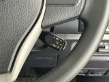 【クルーズコントロール】こちらを操作いただくことで、車は一定速度を維持したまま走行し続けます ブレーキ操作やスイッチを切ることで通常走行に戻ります