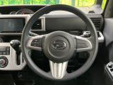 【スマートアシスト】走行中に前方の車両等を認識し、衝突しそうな時は警報とブレーキで衝突回避と被害軽減をアシスト。より安全にドライブをお楽しみいただけます。