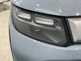 LEDヘッドライトは、点灯の瞬間から最大光量を発揮し、突然暗くなるトンネルなどでの安定感を高めます。