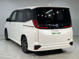 広い展示場にゆったりと展示をしております。ベビーカーでもゆっくりと車をご覧いただけますよ!