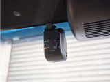 ◆ドライブレコーダー◆映像・音声などを記録する自動車用の装置です。 もしもの事故の際の記録はもちろん、旅行の際の思い出としてドライブの映像を楽しむことができます。