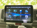 様々な情報を表示できるモニター。車両設定や運転状況を確認でき、より安全で快適なドライブをサポートします。