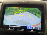 【バックカメラ】駐車時に後方がリアルタイム映像で確認できます。大型商業施設や立体駐車場での駐車時や、夜間のバック時に大活躍!運転スキルに関わらず、今や必須となった装備のひとつです!