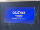 【純正ナビ】人気の純正ナビを装備しております。ナビの使いやすさはもちろん、オーディオ機能も充実!キャンプや旅行はもちろん、通勤や買い物など普段のドライブも楽しくなるはず♪