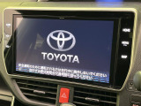 【10.5インチナビ】高級感とインパクトのある大画面ナビを装備。各種オーディオ操作はもちろん、スマホ連携もできる利便性の高いナビです♪