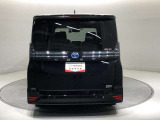 「バックフォルム」です。トランク・ラゲッジスペースには、多くの荷物を入れることが可能です。