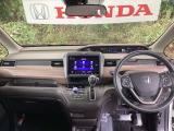 フロントガラスが大きく、ワイドな視界で運転もしやすくなるように、設計されています。