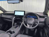 運転席まわりです。 各操作スイッチは使いやすい位置に配置されてます。