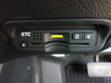 ETC付。高速道路の料金所はキャッシュレスで通過です。サービスエリア等にあるスマートインターの出入りも利用可能でとっても便利。ご納車後すぐにお使い頂けるようセットアップしてのお渡しとなります。