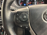 ステアリングにオーディオ操作スイッチが付いています。オーディオ画面に直接タッチしなくても操作が出来ますので、運転に集中できます。