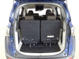 3列目シートは収納可能です。キャンプ用品など大きな荷物もばっちり収納可能です!