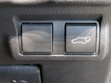 パワーバックドア装着車です。