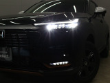 【LEDヘッドライト】悪天候や夜間走行時も良好な視界を確保し安心して運転できる高輝度LEDヘッドライトを装備!点灯速度が早く、消費電力も抑えられています!!