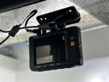 【ドライブレコーダー】映像・音声などの運転中の記録を残します。事故などを起こした起こされた時の証拠になりえますので、もしも時でも安心ですね。