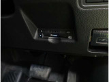 窓を開けずに料金所を通過できる今やもう必需品のETC!インパネにスッキリ装着したビルトインタイプです♪ETCカードの入れ忘れ・抜き忘れを音声やアラームで教えてくれるので、入れ忘れ・抜き忘れを防げます♪