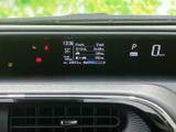 視認性の高いメーターで、運転に必要な情報をしっかり把握。デジタル表示で、様々な情報を確認できます。