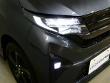 LEDヘッドライトです。デザイン性がよくとても明るいので、夜間の走行や悪天候でも安心です。しかも長寿命!