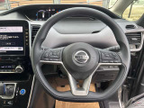 運転中のオーディオ操作は、ステアリングで行いましょう。安全運転で。