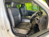 運転席シート廻りは使用感も少なく、良好な状態となっています。丁寧に使われていたことがよくわかりますね。