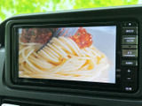 お車の中でテレビや動画をお楽しみいただけます。停車中、休憩時に嬉しい機能です。長距離移動も退屈知らず。ご家族や友人と楽しい時間をお過ごしください。