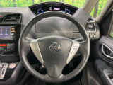 【純正革巻きステアリング】上質な革を使用することで、手にしっかり馴染みとても運転しやすいハンドルです♪