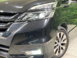 【LEDヘッドライト】悪天候や夜間走行時も良好な視界を確保し安心して運転できる高輝度LEDヘッドライトを装備!点灯速度が早く、消費電力も抑えられています。