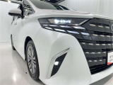 フォグランプ装着車です。暗い夜道の車両前方を明るく照らします